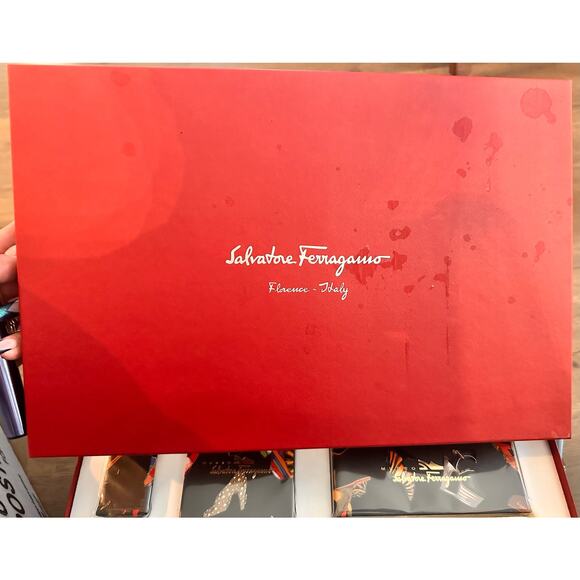RARE 1996  Museo Salvatore Ferragamo Stationary - Gift Box Set -New !! - Picture 4 of 5